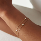 Bratara din aur cu diamante si simbol floare