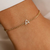 Bratara din aur cu lant cubanez si litera cu diamante