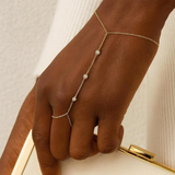 Bratara din aur cu trei diamante si prindere pe deget 0.30 ct