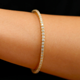 Bratara tennis flexibila din aur cu diamante de 2.00 ct