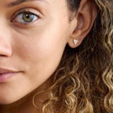 Cercei din aur in forma de inima cu diamante de 0.14 ct.