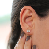 Cercei din aur model cu diamante model floare 0.30 ct