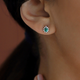 Cercei din aur in forma de floare cu smarald natural si diamante