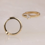 Cercei din aur rotunzi cu diamante de 0.07 ct