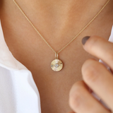 Colier din aur rotund cu diamant de 0.07 ct