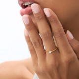 Inel din aur cu diamant rotund solitaire 0.10 ct model twisted band