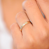 Inel din aur cu diamant solitaire in montura de tip tensiune