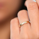 Inel din aur cu diamant solitaire in montura de tip tensiune