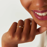 Inel din aur cu diamante in forma de floare de 0.10 ct.