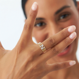 Inel din aur cu litera si diamante de 0.08-0.10 ct