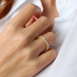 Inel din aur cu diamante Eternity de 2.40 ct.