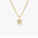 Lant din aur cu pandantiv in forma de stea si diamante de 0.06 ct