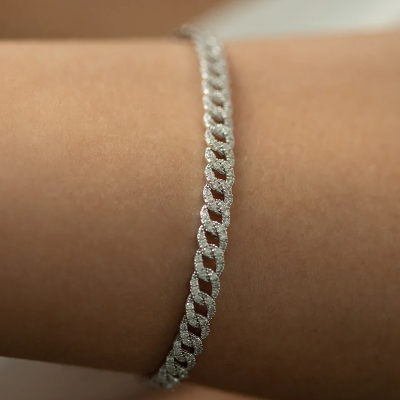 Bratara din aur cu lant cubanez si diamante naturale pavate