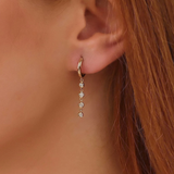 Cercei din aur lungi cu diamante de 0.18 ct