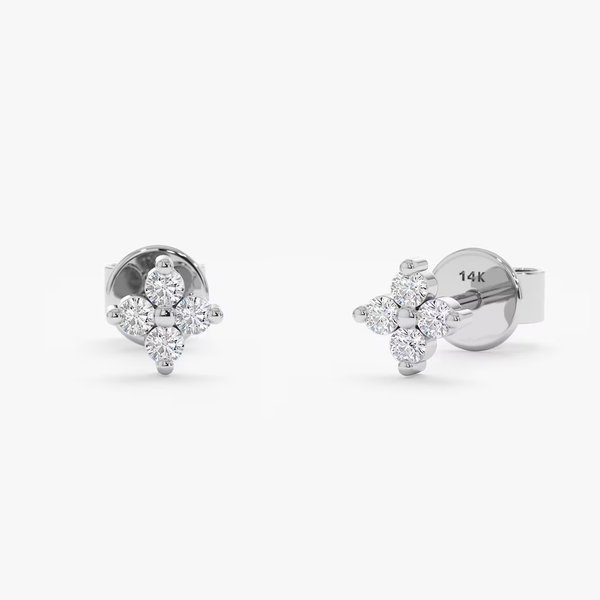 Cercei din aur alb cu patru diamante de 0.10 ct