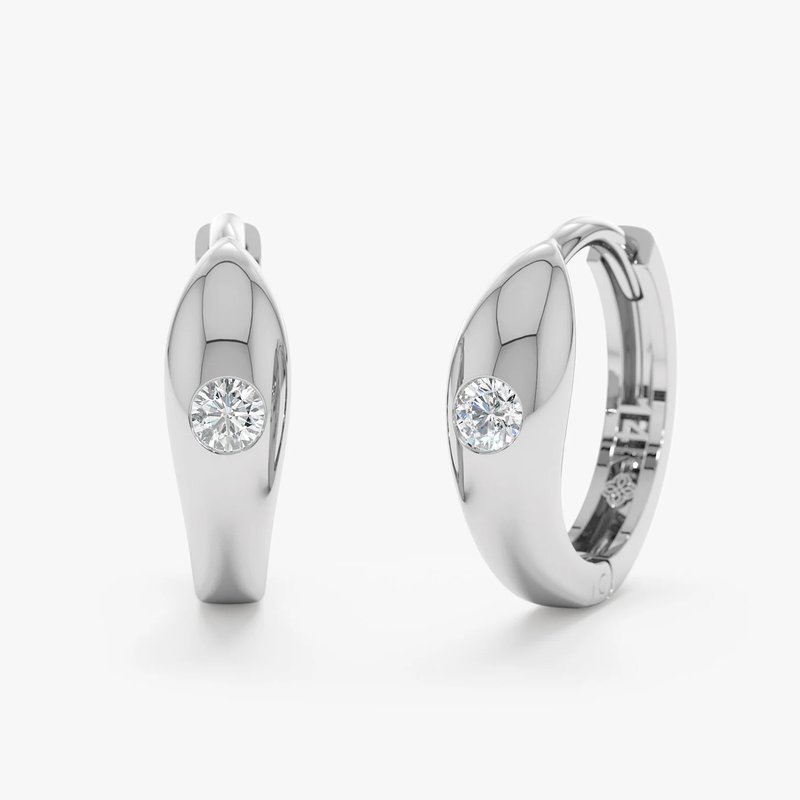 Cercei din aur rotunzi cu diamante de 0.06 ct