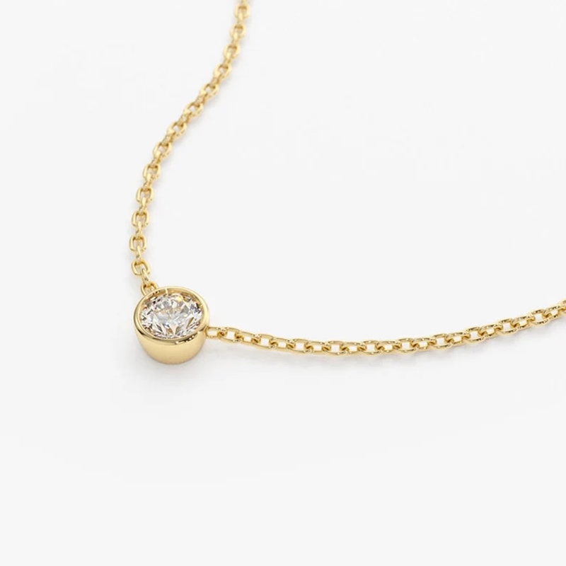 Colier din aur cu diamant solitaire rotund de 0.08 ct