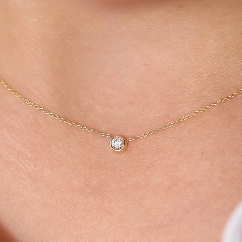 Colier din aur cu diamant solitaire rotund de 0.08 ct