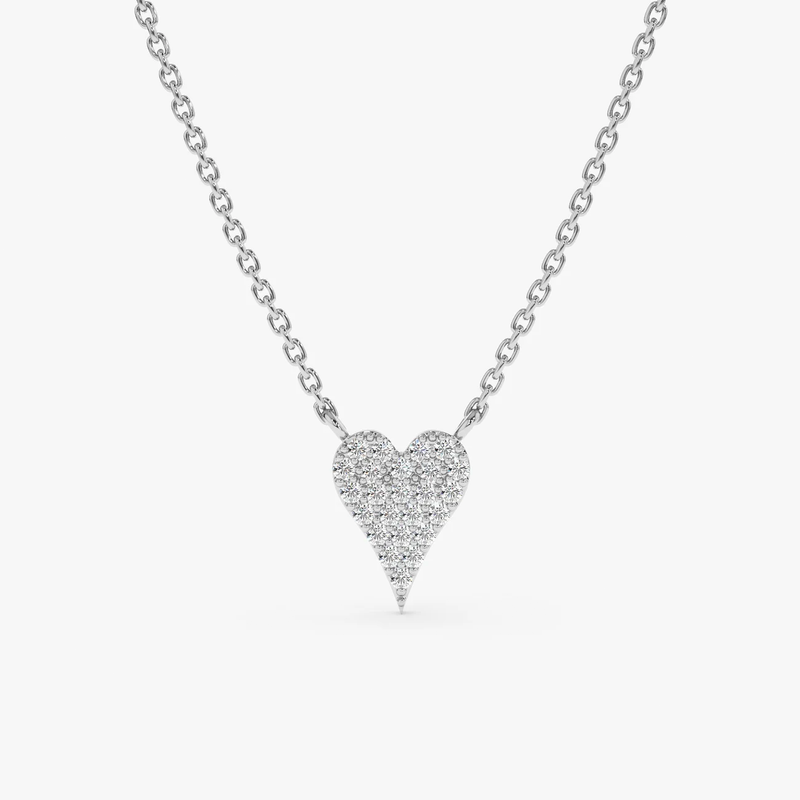 Colier din aur in forma de inima cu diamante pavate