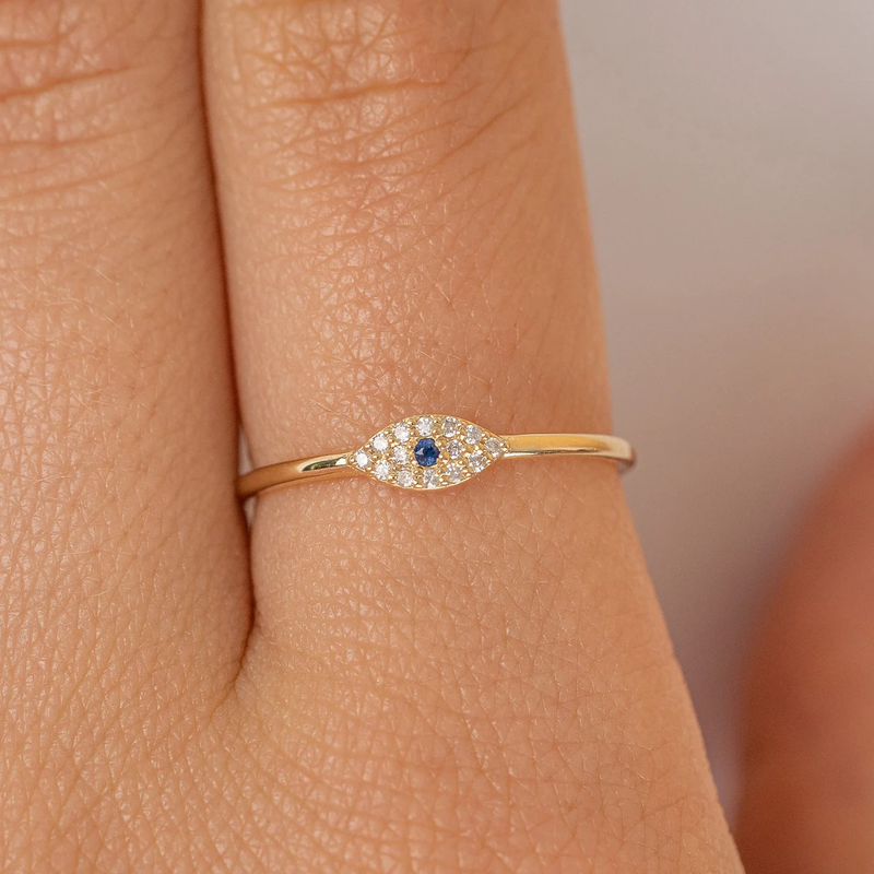 Inel din aur cu simbol Ochi de Deochi cu diamante si safir