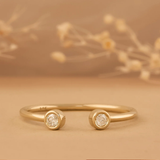 Inel din aur deschis cu doua diamante