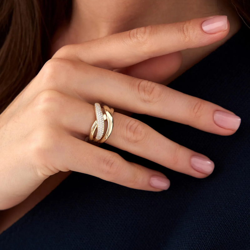 Inel din aur impletit cu diamante