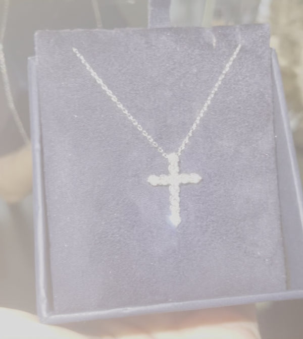Lant cu pandantiv din aur cruce si diamante de 0.75 ct
