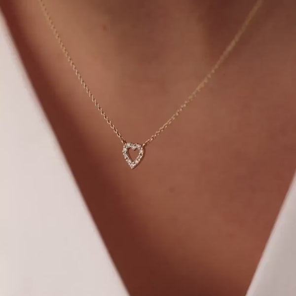Colier din aur cu inima si diamante de 0.10 ct