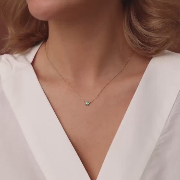 Colier din aur cu smarald natural si diamante in forma de floare